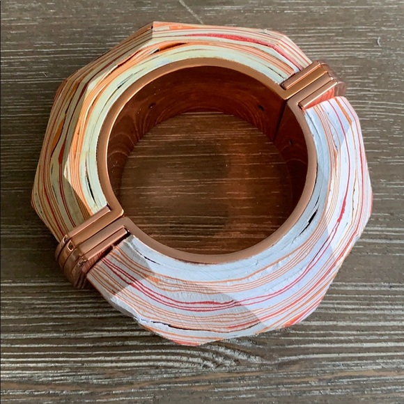 šWood and Rose Gold Magnetic Fivestory Bracelet - Picture 2 of 6